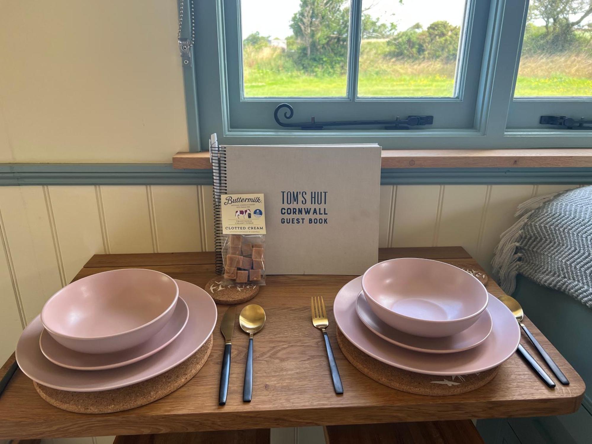 Toms Hut And Robins Rest Shepherd Huts Near Wadebridge Exteriör bild
