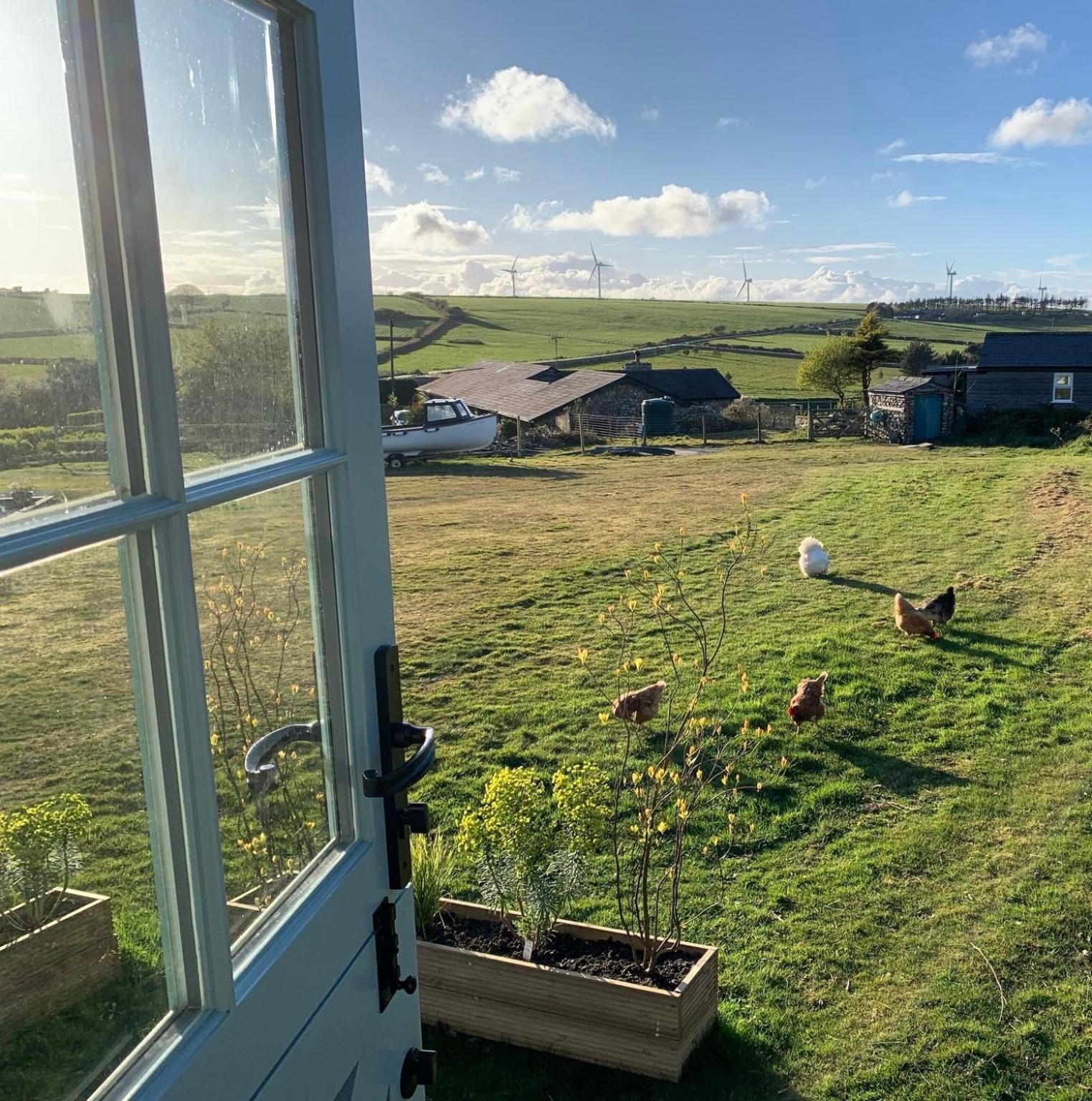 Toms Hut And Robins Rest Shepherd Huts Near Wadebridge Exteriör bild